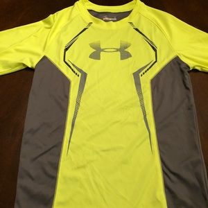 Boys Size 7 Under Armour Dri Fit Shirt